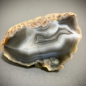 Singular bandeo Arco Iris de CALANDRIA AGATE LAGUNA de Guerrero, Chihuahua. México (8.91 Oz.)
