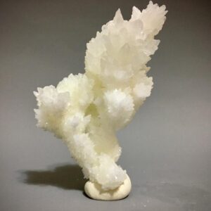 MSCH 0348 Calcita Mineral. Santa Eulalia, Chih. Mx, (0.250 Kl. 8.83 Oz) Gabinete.
